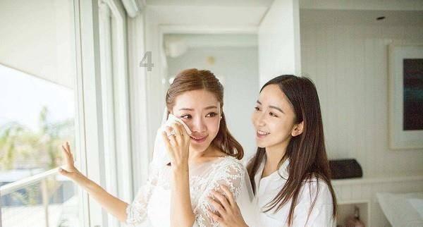 专属知识星球平台-湖北女子地铁上傻笑向乘客吐口水!此女子的行为是否已经违法了?,解锁你的学习之门